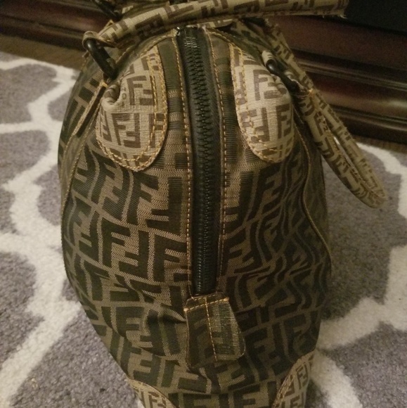 ***SOLD*** Authentic Fendi Set - Picture 3 of 4